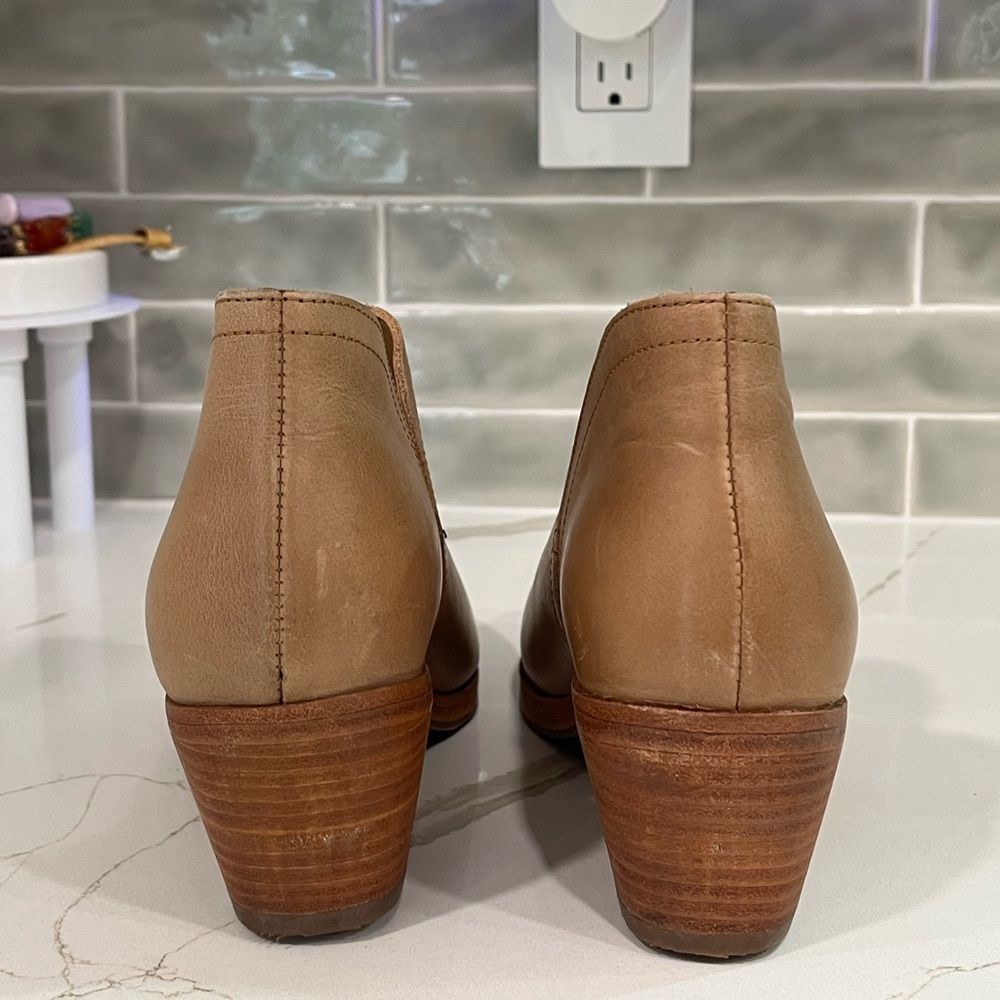 Nisolo Mia  Everyday Ankle Bootie. Women’s size 6.5 Color Almond. - Picture 4 of 16